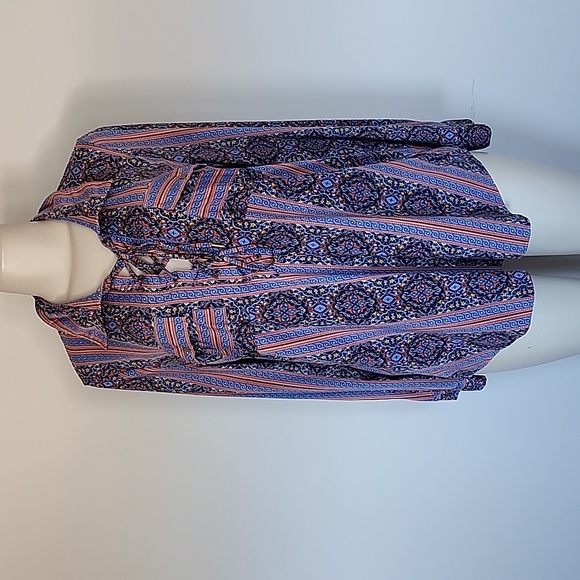 BCBGMaxAzria Tops - BCBG MAXAZRIA long sleeve blue antique print stretchy top-XL